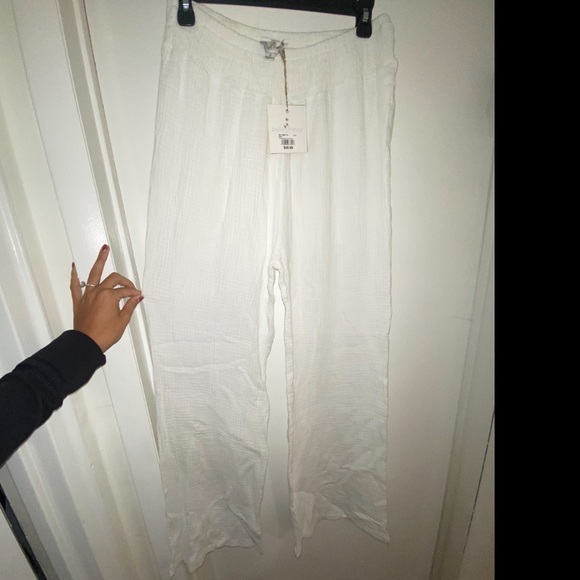 White Cover Up Pants- Size Medium NWT - Picture 2 of 3